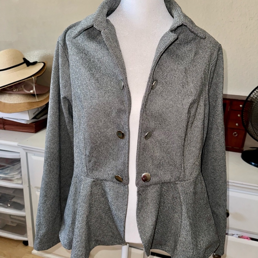 Chic soft grey blazer/jacket